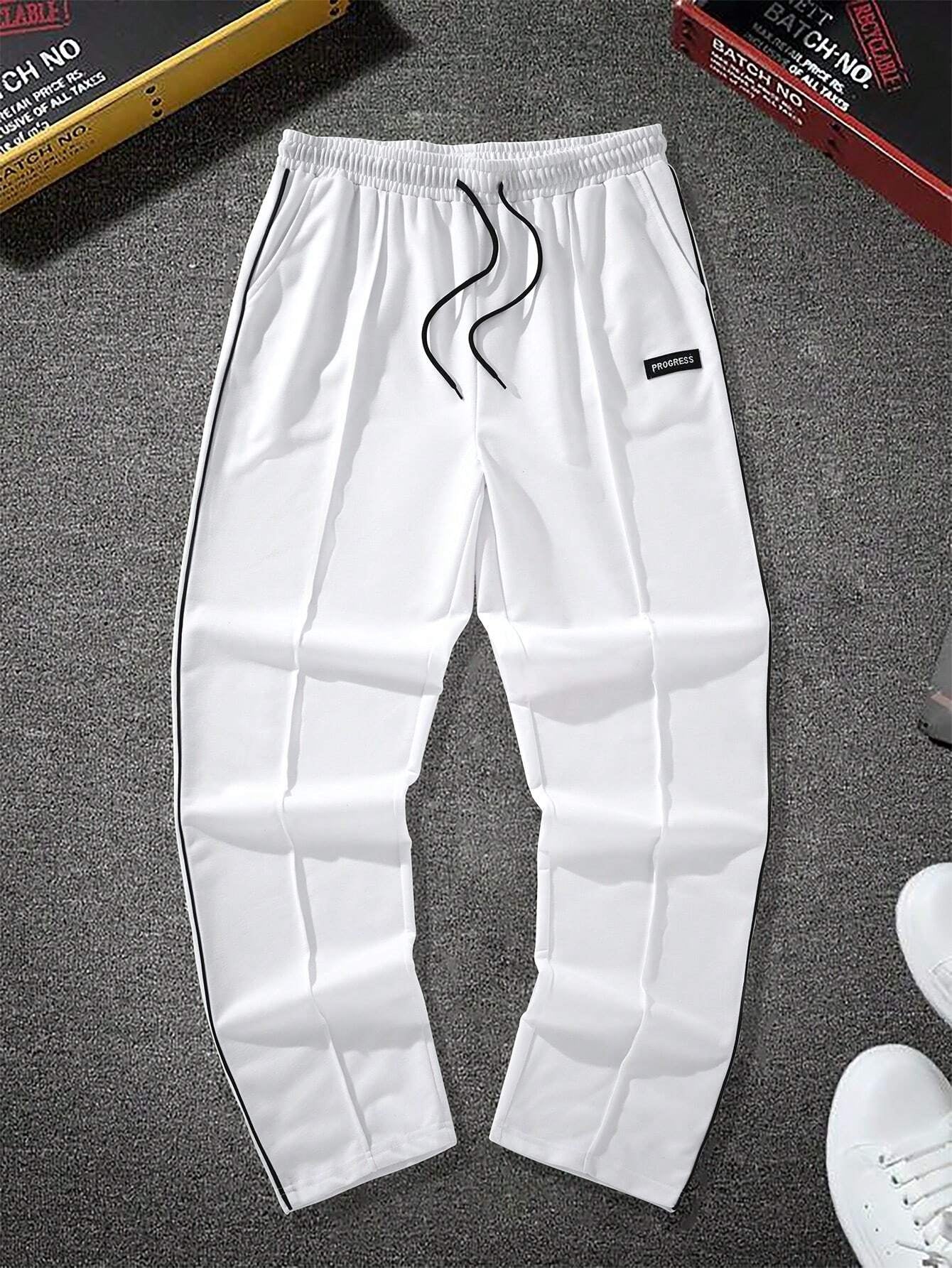 Manfinity Homme Men'S Loose Fit Sweatpants with Patch Detail and Drawstring Waist Straight Leg Long Sweat Pant Going Out Casual Boyfriend Gift
